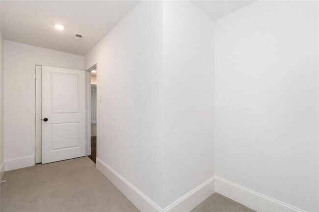 Building Photo - 3821 N Braeswood Blvd