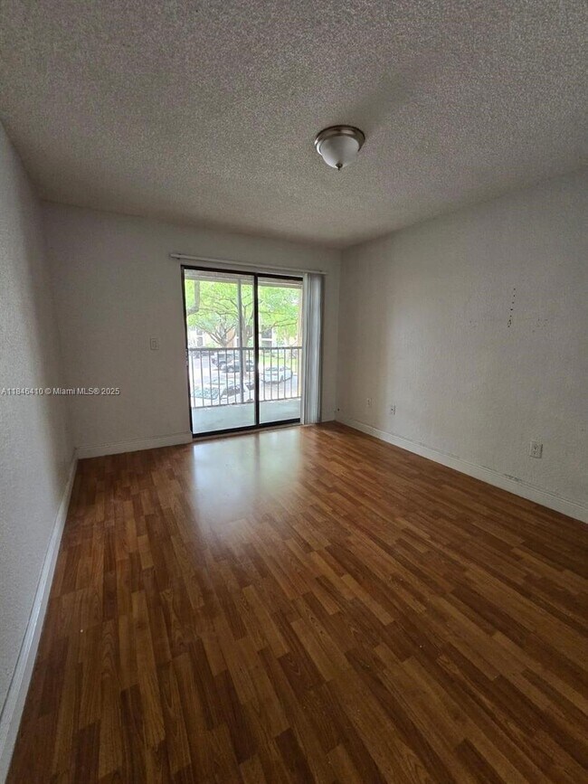 Building Photo - 10681 SW 156th Pl