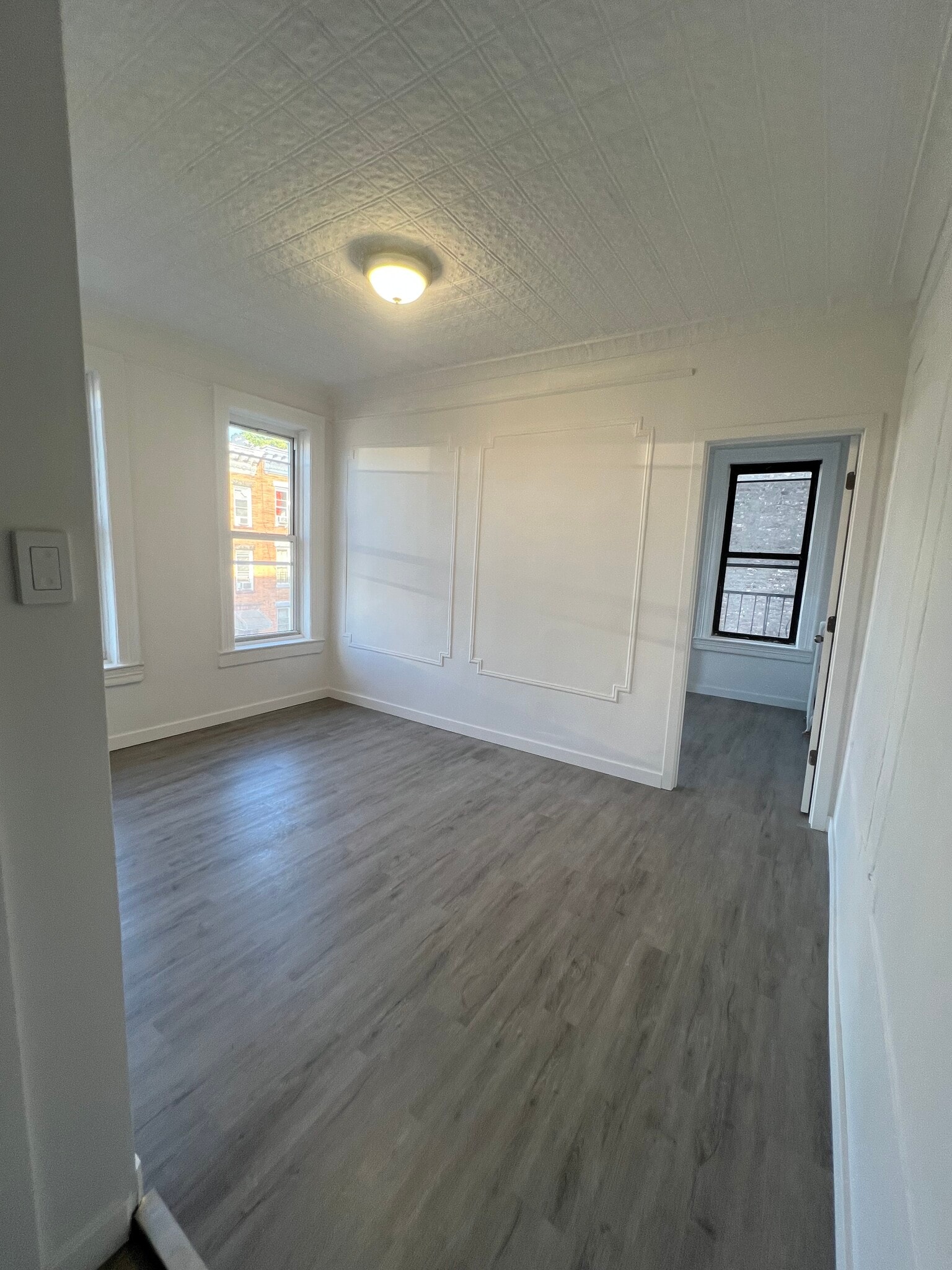 Building Photo - 506 52nd St