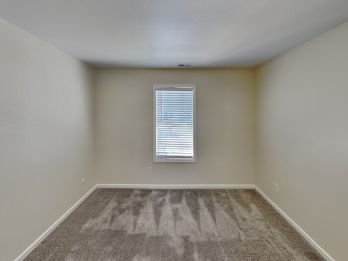 Building Photo - 2727 Oasis Ln