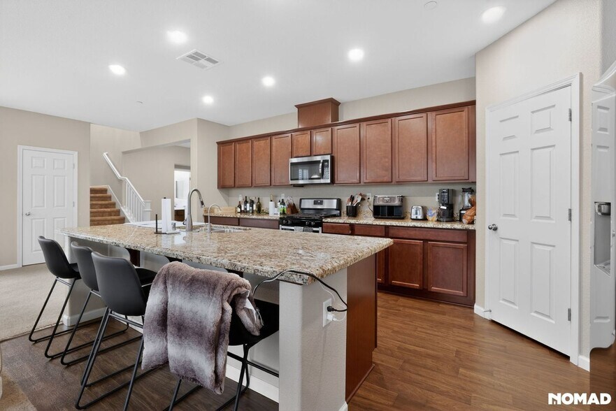 Building Photo - 5309 Ocean Ln