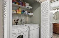 Building Photo - "Chic 1-Bedroom Retreat in Anaheim with Gl...