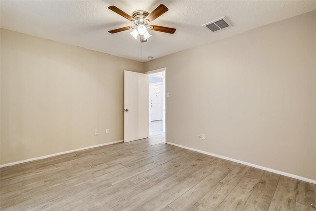 Building Photo - 10839 Sugar Hill Dr
