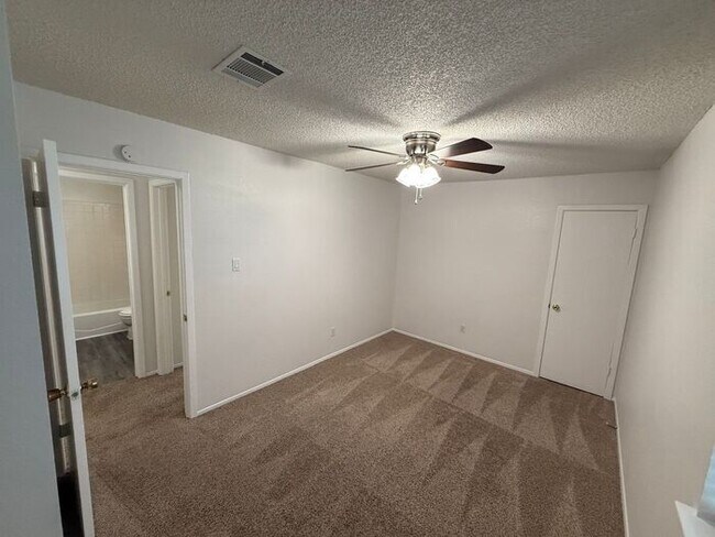 Building Photo - Spacious 3BR Austin Home with Fireplace & ...