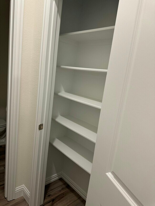 Building Photo - 2821 Jacaranda Dr