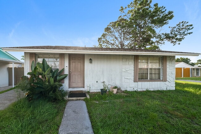 Building Photo - 8301 Carmel Pl