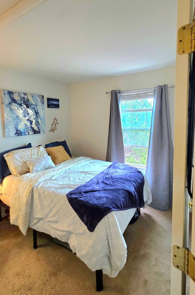 Building Photo - 3 Bedroom Home in Ridgeview at Stetson Hills