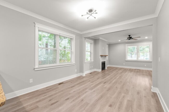 Building Photo - Beautiful Home with a Backyard Deck in Bid...