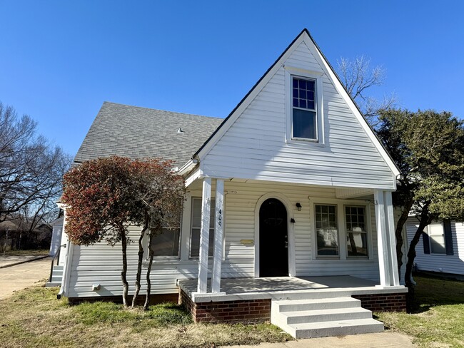 Building Photo - 409 B St NW