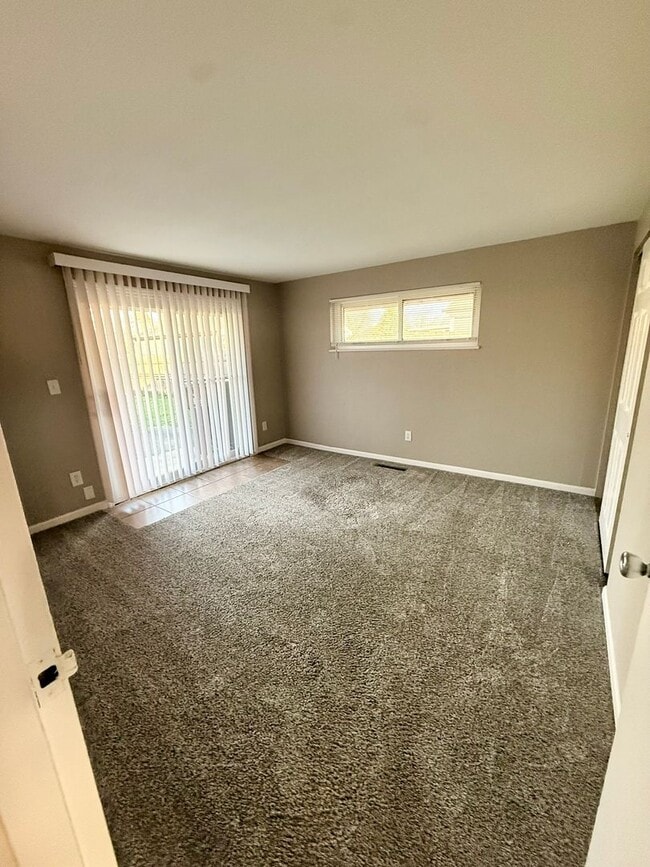 Building Photo - 5137 Mays Ave