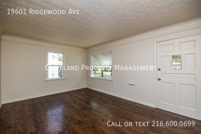 Building Photo - 19601 Ridgewood Ave