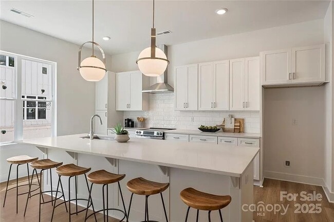 Building Photo - 5007 Nimes Rd