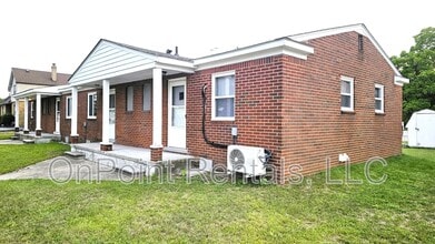 Building Photo - 5915 N Wayne Rd