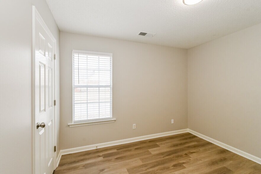 Building Photo - 2752 Misty Valley Dr