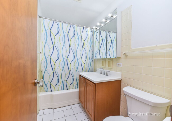 Building Photo - 591 S Grace St