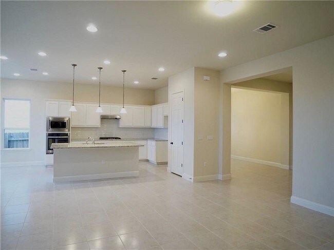 Building Photo - 14928 Iveans Way
