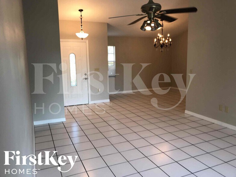 Building Photo - 1771 Gatewood Dr