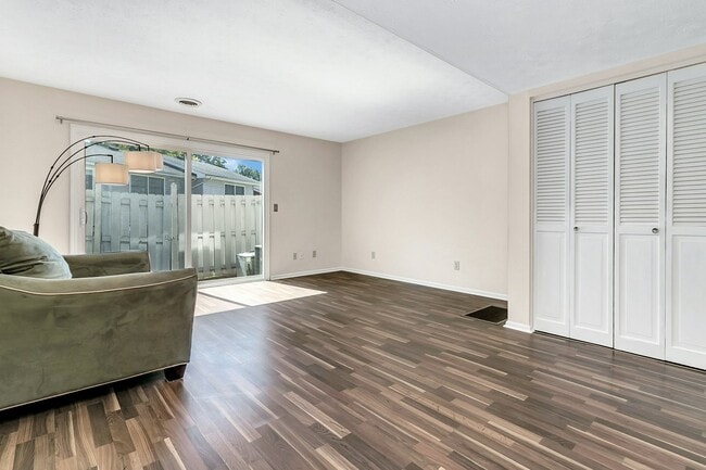 Building Photo - 403 Southway Garden Rd