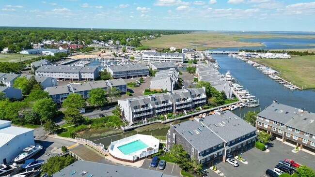 Building Photo - 505 Harbour Cove