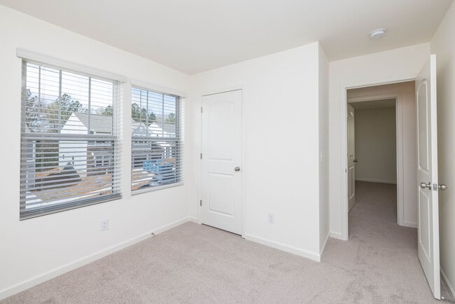 Building Photo - 4 Bedroom Home Piedmont School District - ...