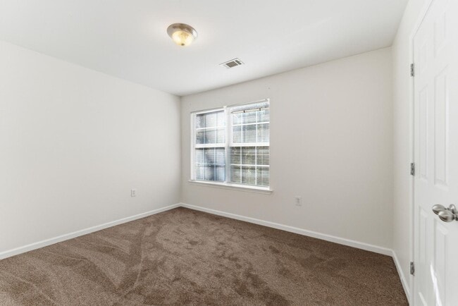 Building Photo - 2522 Laurel Cir NW