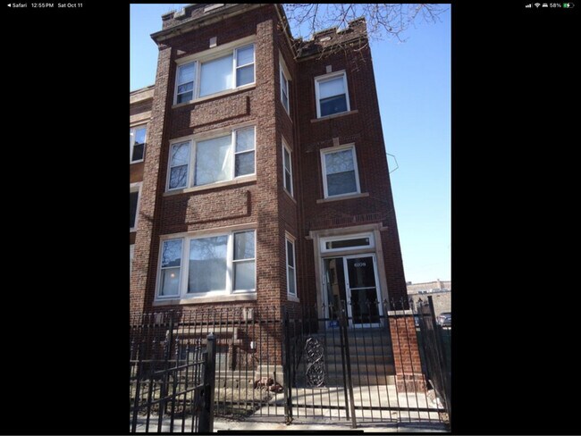 Building Photo - 6108 S Rhodes Ave