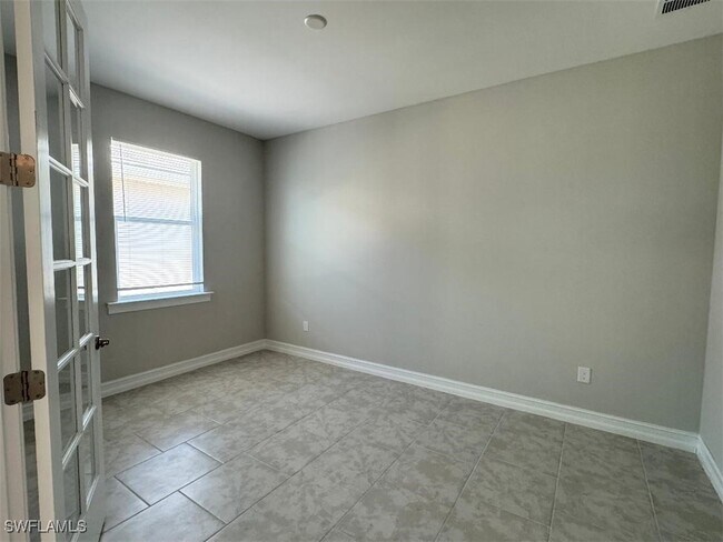 Building Photo - 926 Enbrook Lp