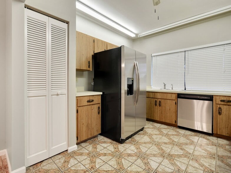 Building Photo - 1594 The 12th Fairway