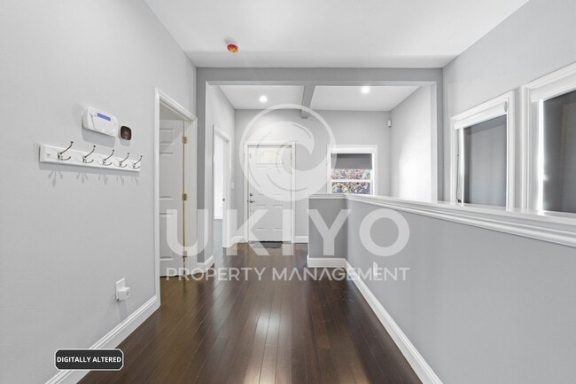 Building Photo - 1123 30th St