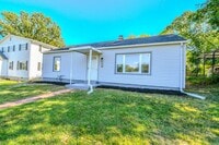 Building Photo - 4126 Sylvan Dr