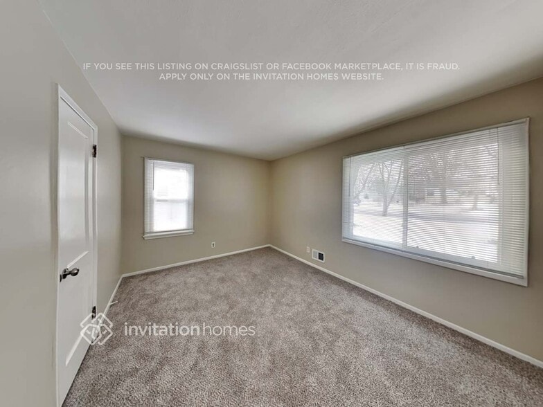 Building Photo - 2944 Albert St N