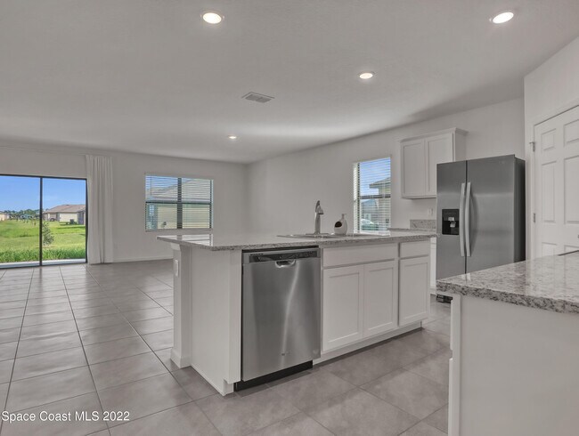Building Photo - 7508 Tourmaline Dr
