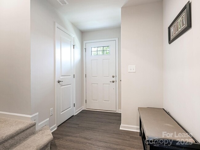 Building Photo - 1409 May Apple Dr