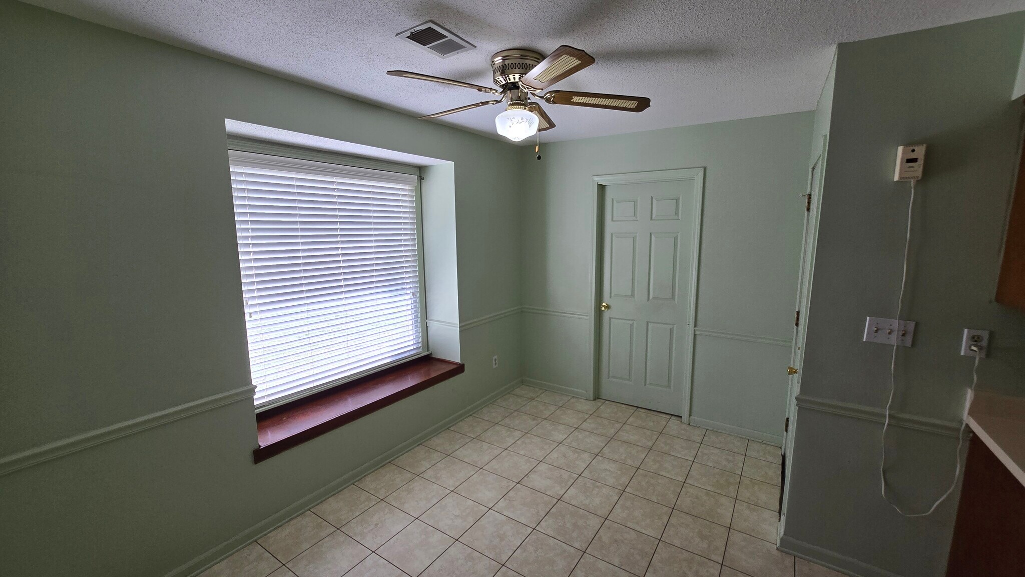 Building Photo - 1388 Hardwood Trl