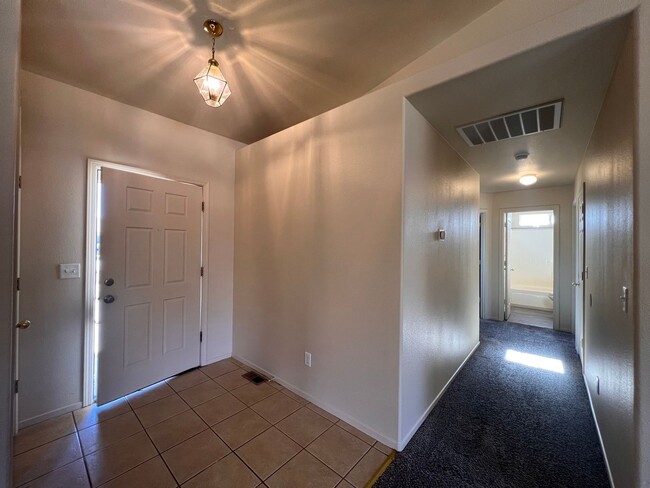 Building Photo - Great 3 bedroom Fernley home located in th...