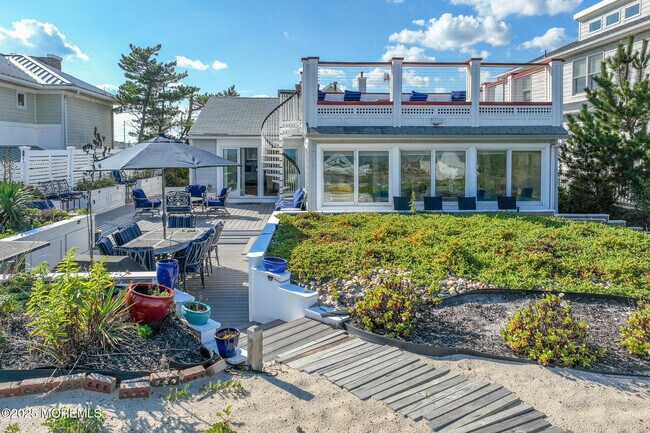 Building Photo - 14 Falls Rd