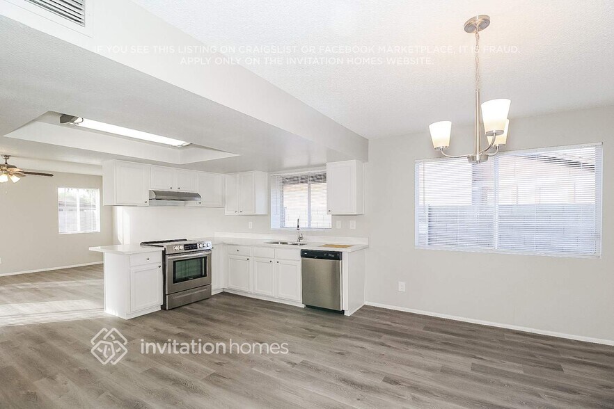 Building Photo - 4243 W Michelle Dr