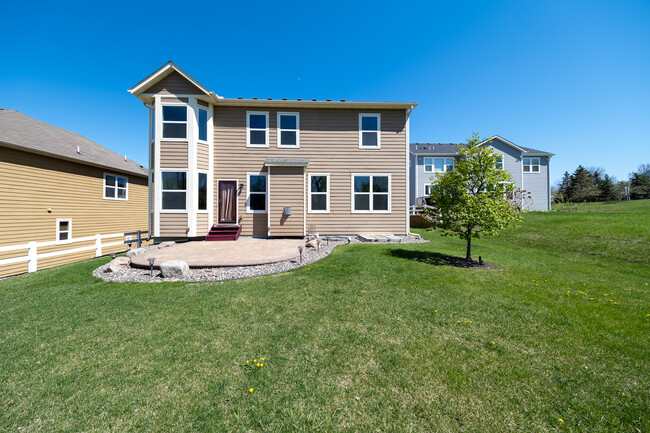 Building Photo - 5007 Merrimac Ln N