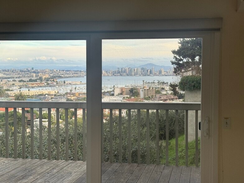 Building Photo - 3302 Martinez St