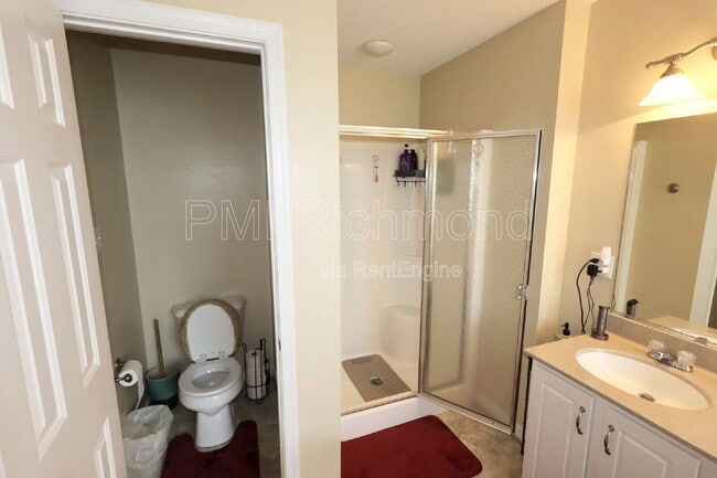 Building Photo - 7238 Ancient Oak Dr