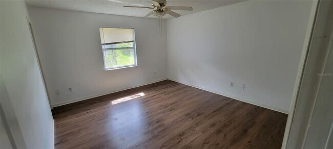 Building Photo - 1425 NE Old Mill Dr