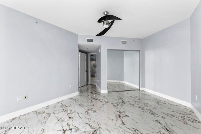 Building Photo - 241 Riverside Dr