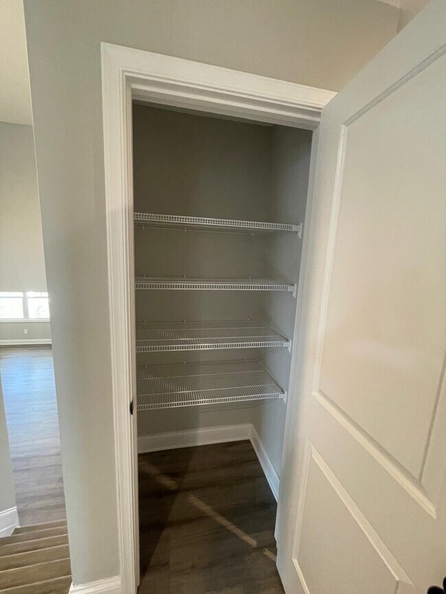 Building Photo - 1054 Brownstone Ln