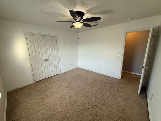 Building Photo - Gulf Breeze - Grand Ridge - 4 bedroom, 2.5...