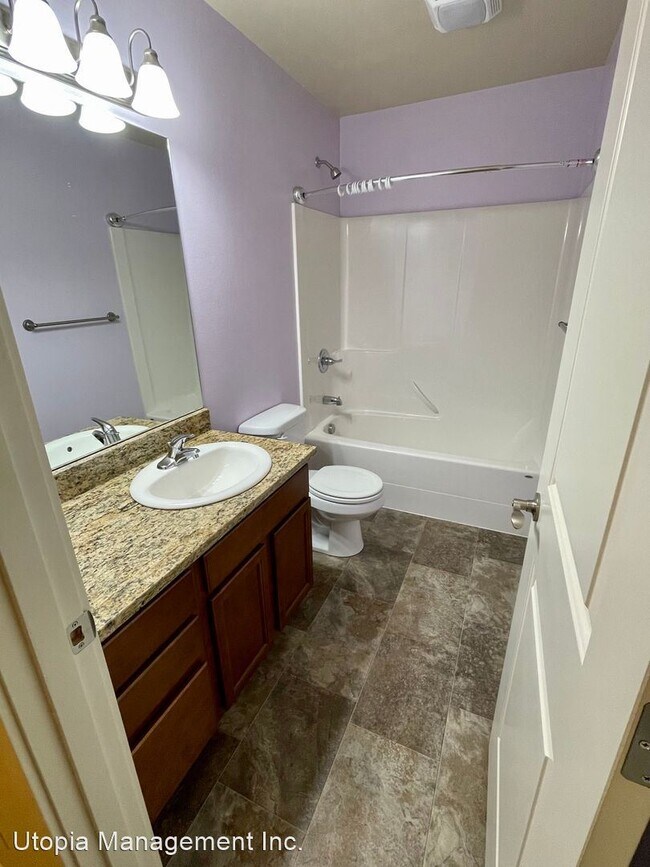 Building Photo - 3 br, 2.5 bath House - 353 Holland Ave.