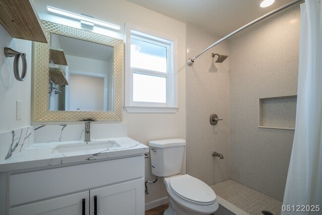 Building Photo - $4900 4BR/2.5BA Ewa Beach Unit - Energy Ef...