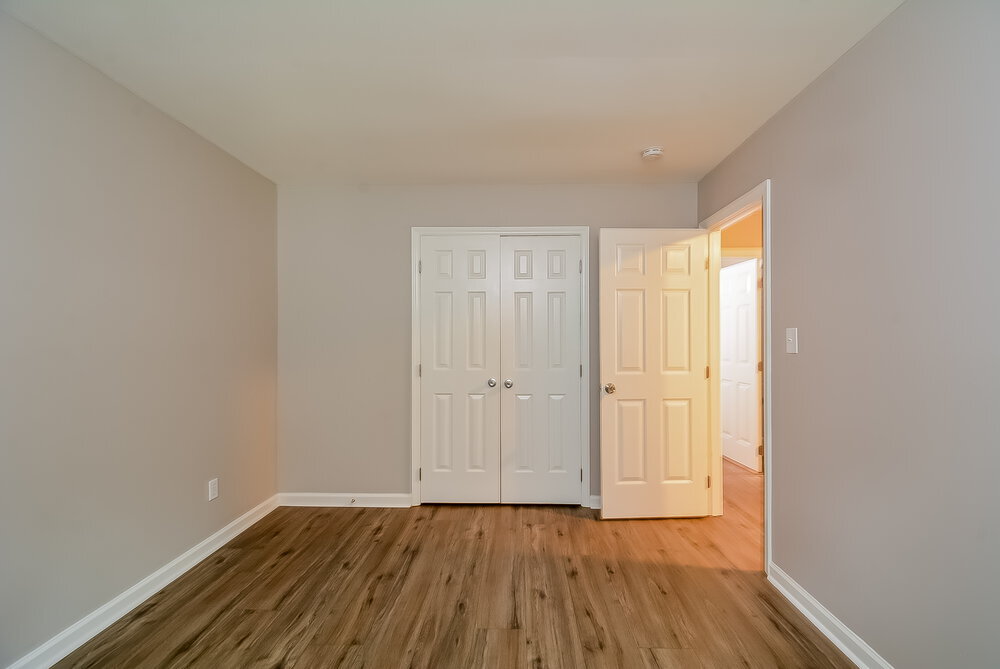 Building Photo - 100 Remington Woods Dr