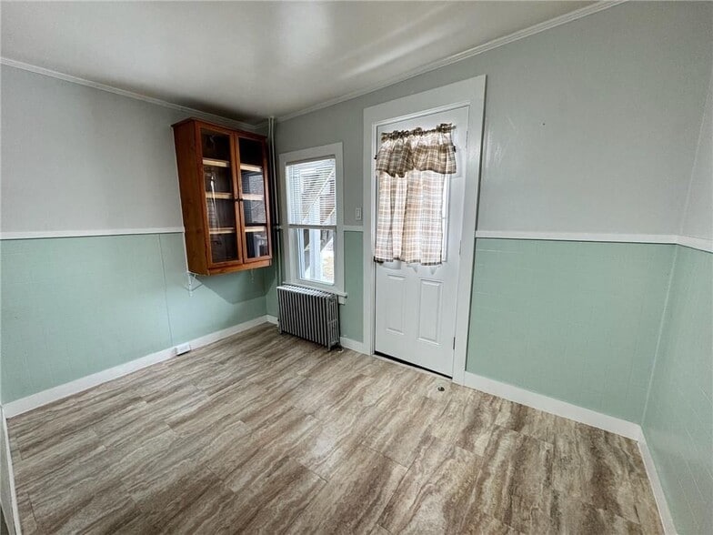 Building Photo - 43 Tower St