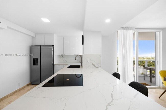 Building Photo - 2401 Collins Ave