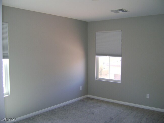 Building Photo - 3242 Trabia Ave